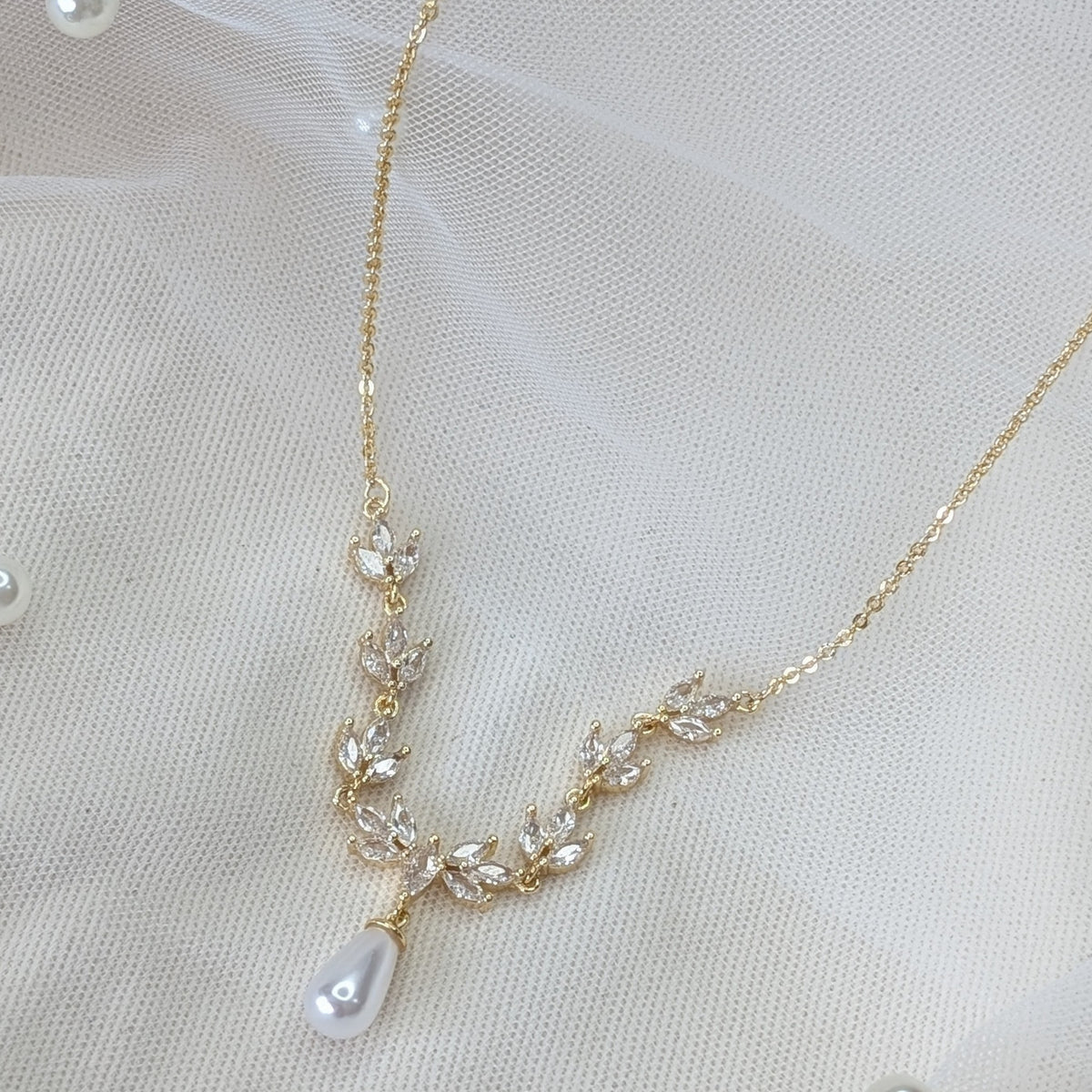 Leaf Pearl Droplet Necklace