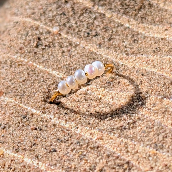 DAINTY PEARL RING