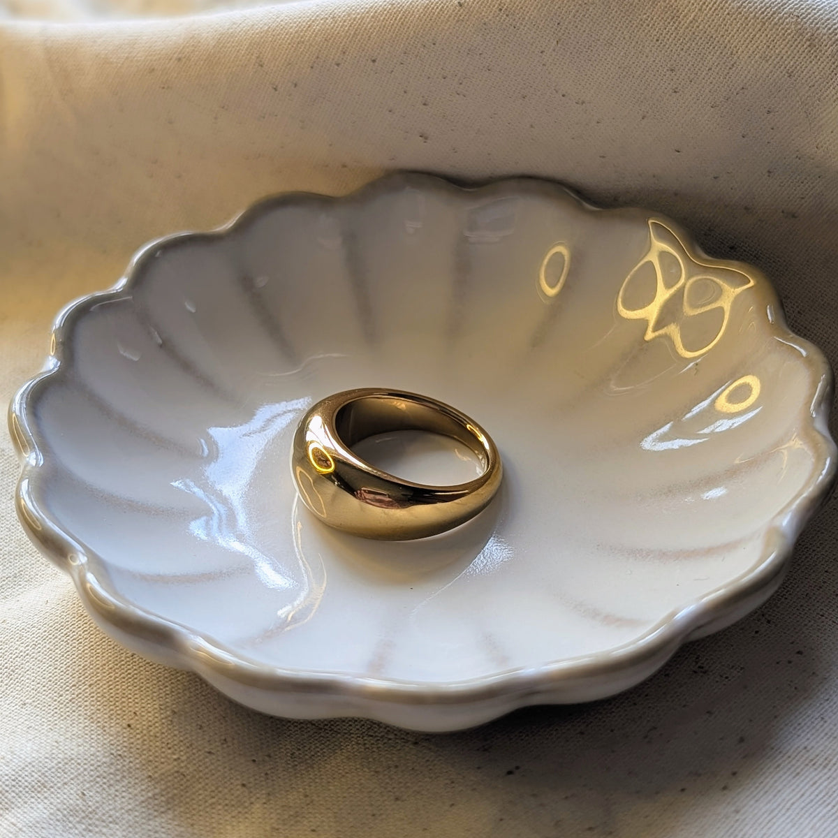 POLISHED GOLD DOME RING