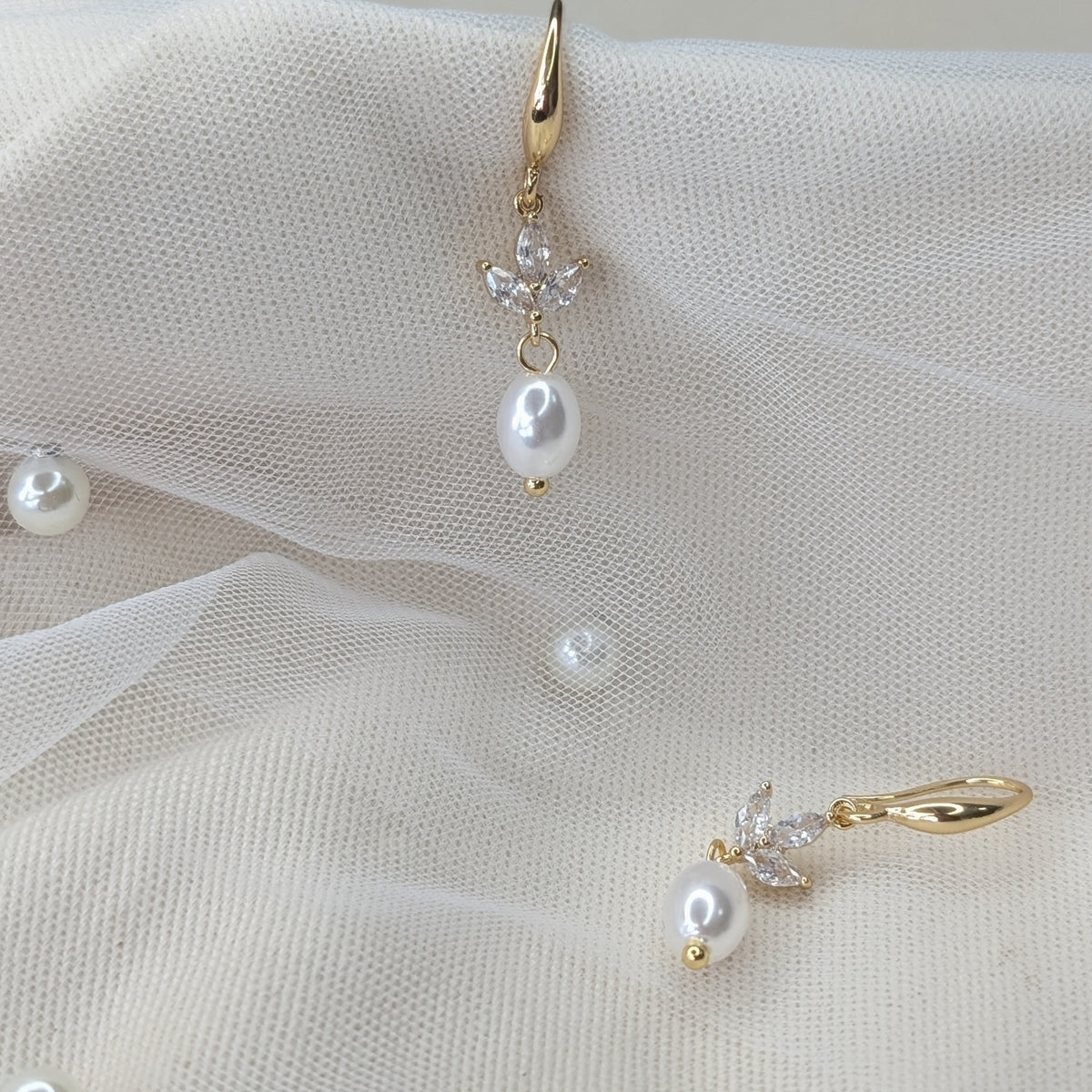 Leaf Pearl Droplet Earrings