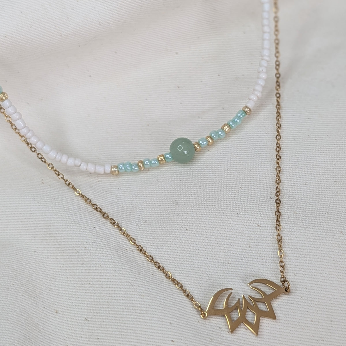GREEN & CREAM LAYERING BEADS