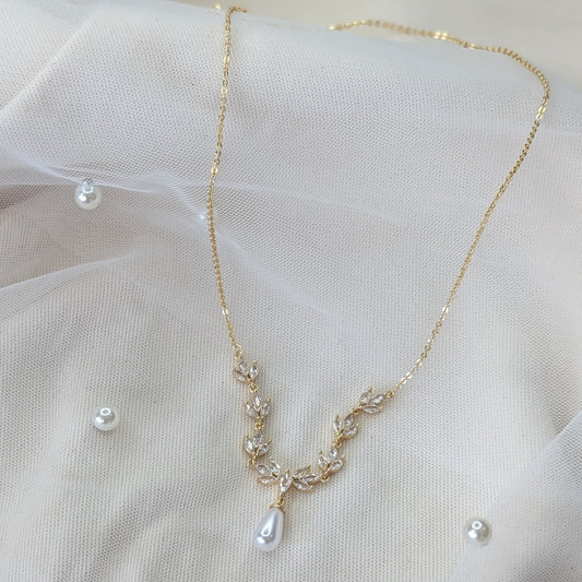 Leaf Pearl Droplet Necklace