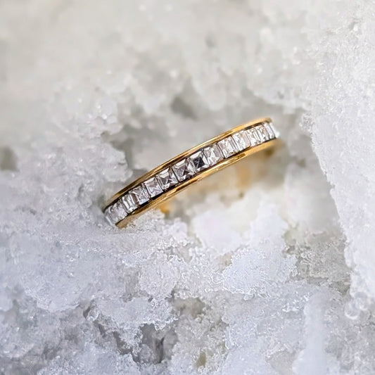 ELYSIA ETERNITY RING