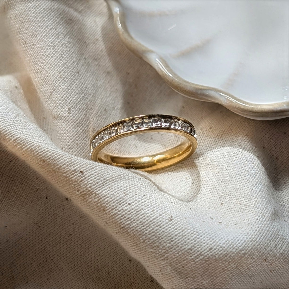 ELYSIA ETERNITY RING