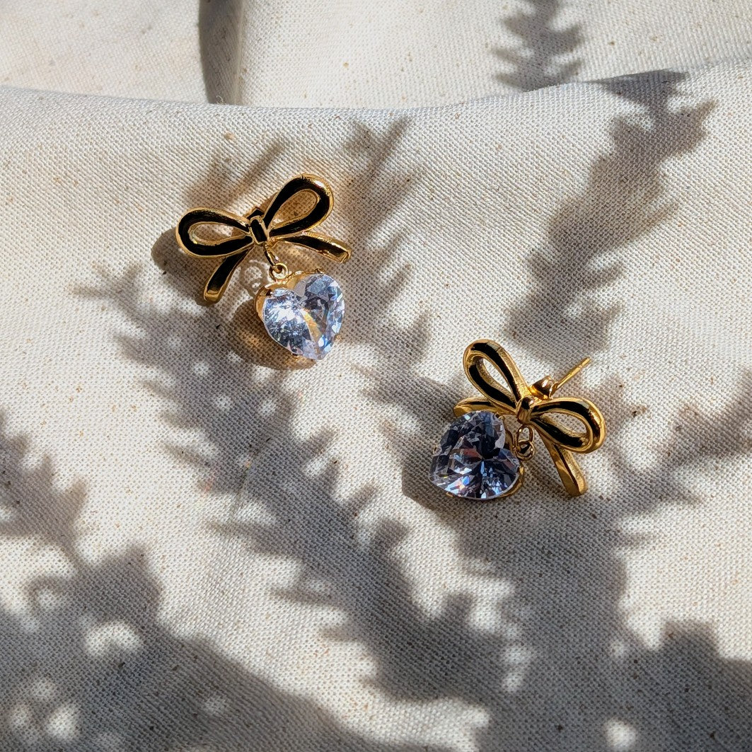 GOLDEN LOVE BOW STUDS