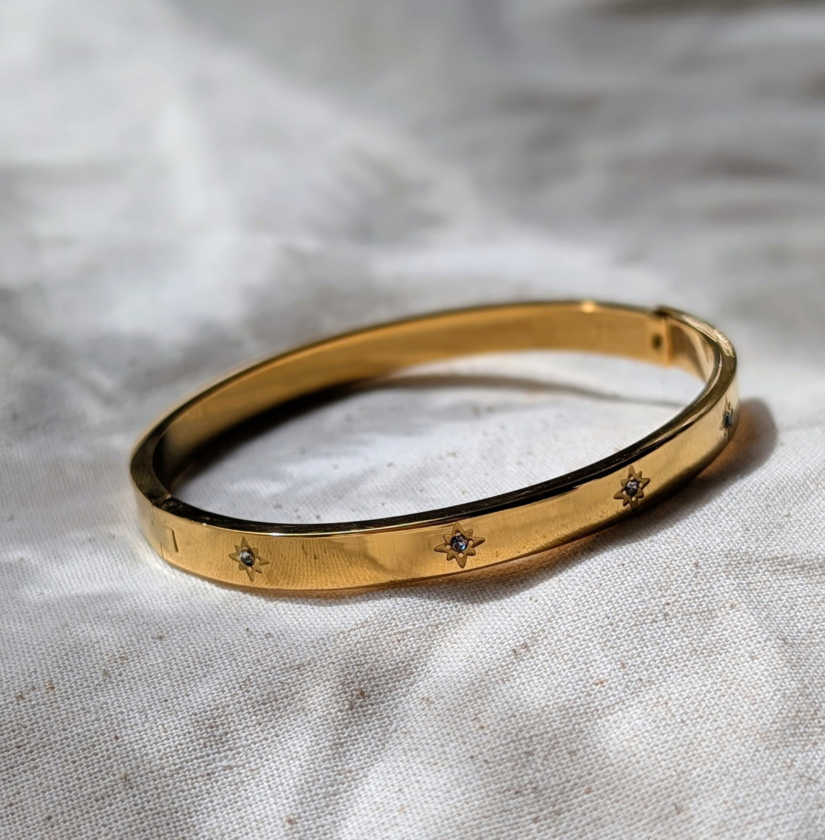 SHINE BRIGHT BANGLE