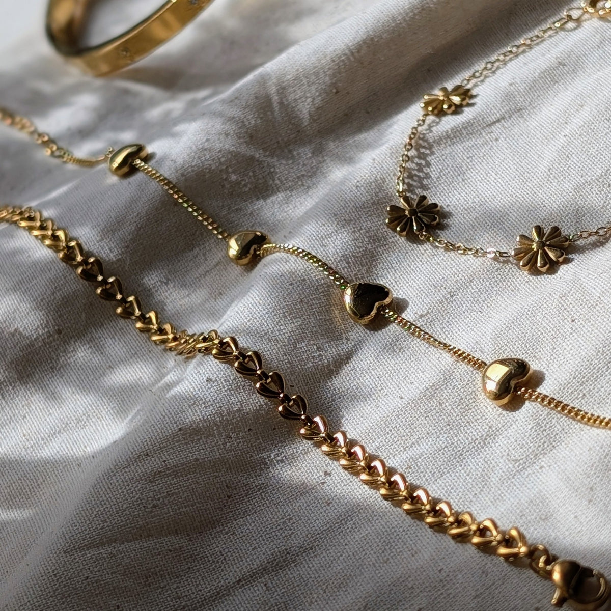KIRA HEART BRACELET