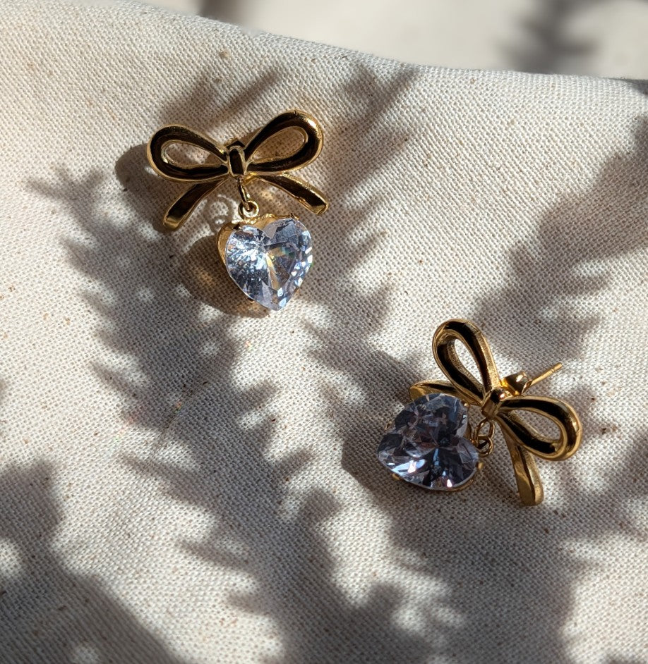 GOLDEN LOVE BOW STUDS