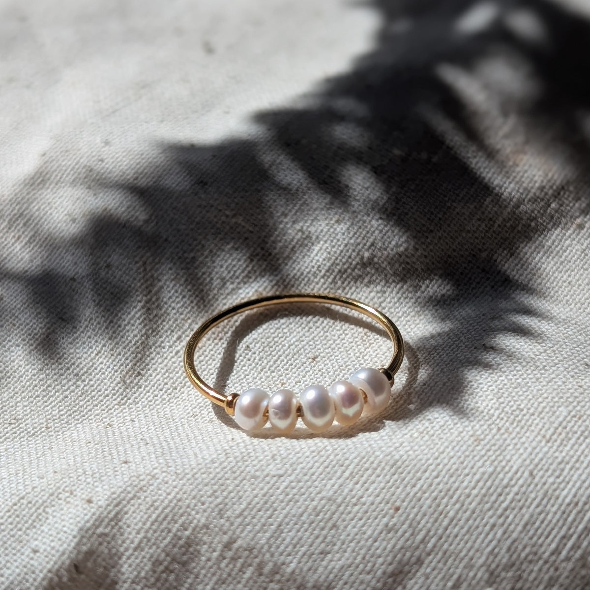 DAINTY PEARL RING