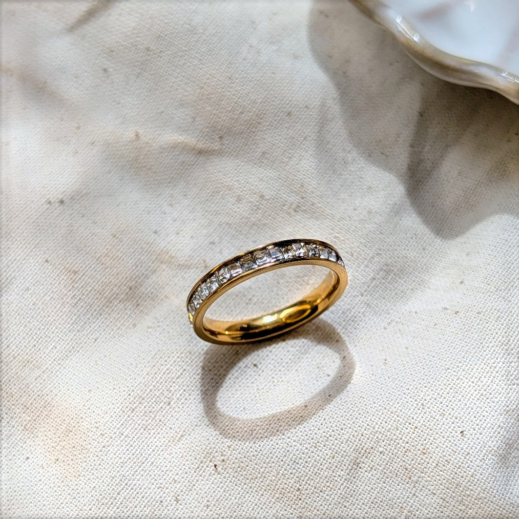 ELYSIA ETERNITY RING